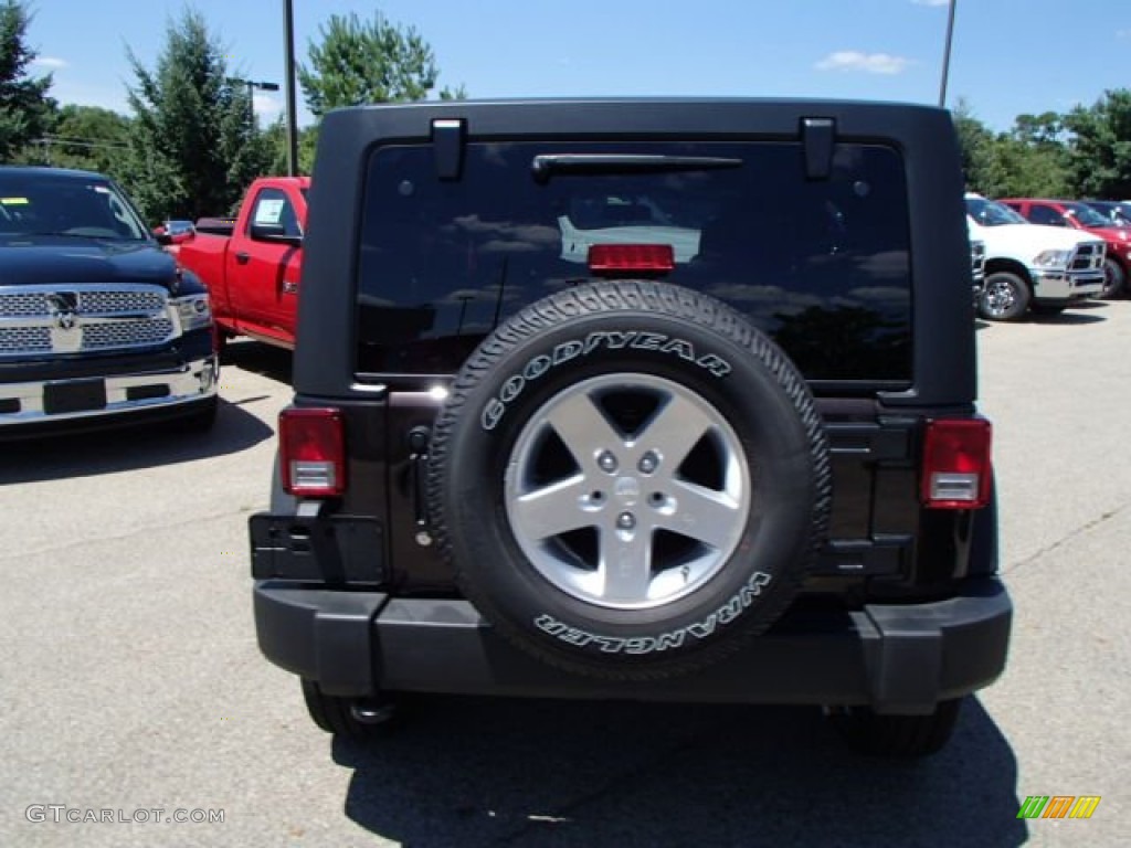 2013 Wrangler Unlimited Sport 4x4 - Rugged Brown Pearl / Black photo #7