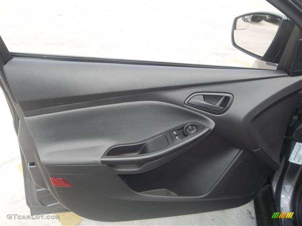 2014 Focus S Sedan - Sterling Gray / Charcoal Black photo #14