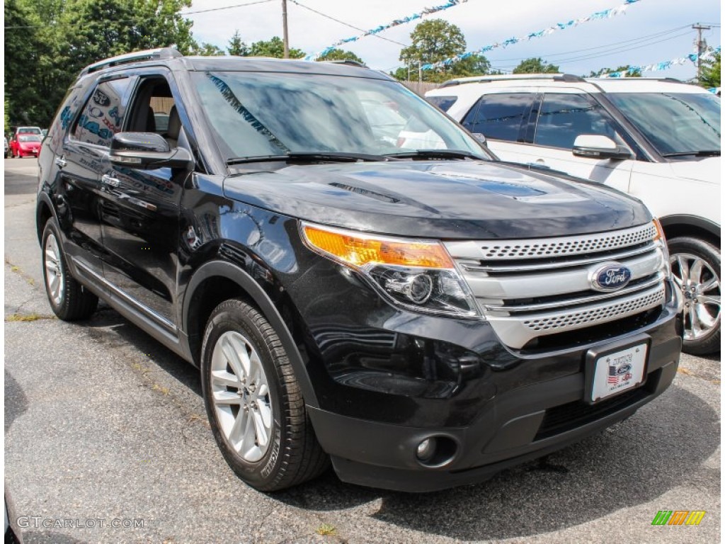 2011 Explorer XLT 4WD - Tuxedo Black Metallic / Medium Light Stone photo #6