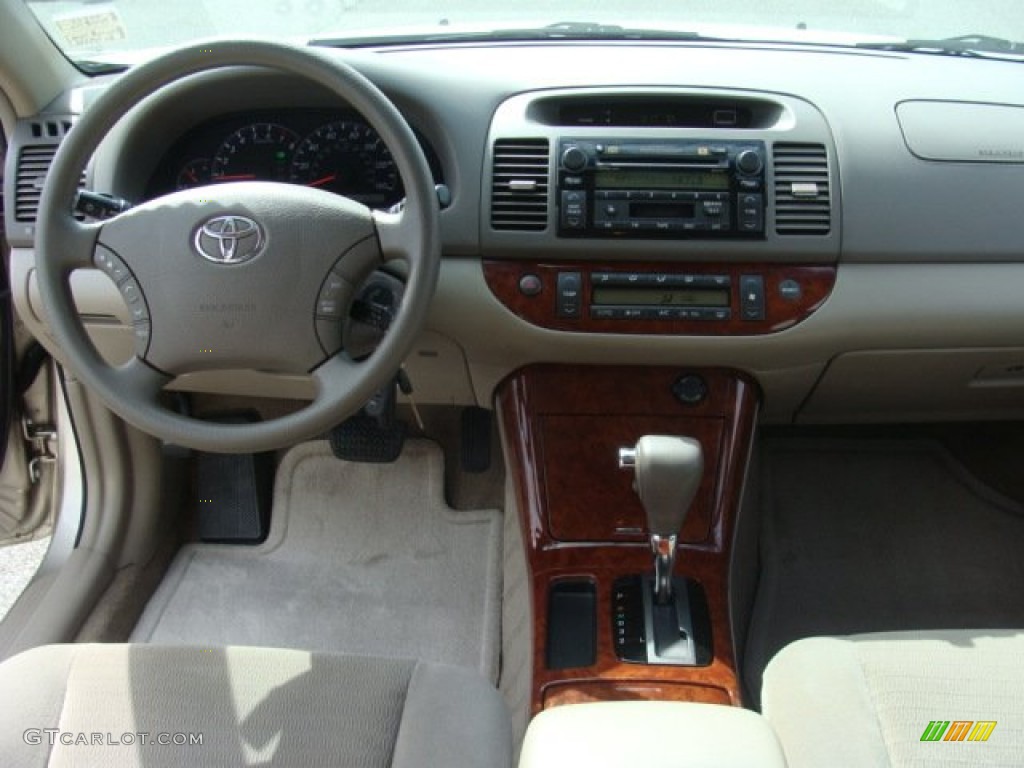 2006 Camry XLE - Desert Sand Mica / Taupe photo #9