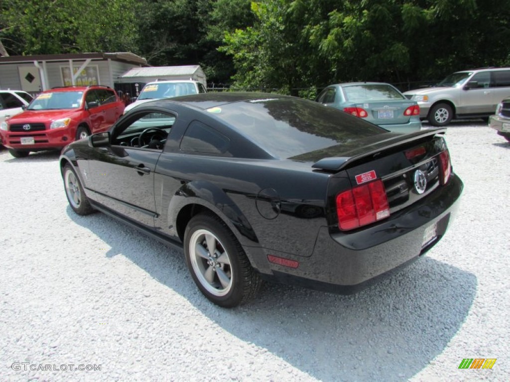 2006 Mustang V6 Premium Coupe - Black / Dark Charcoal photo #7