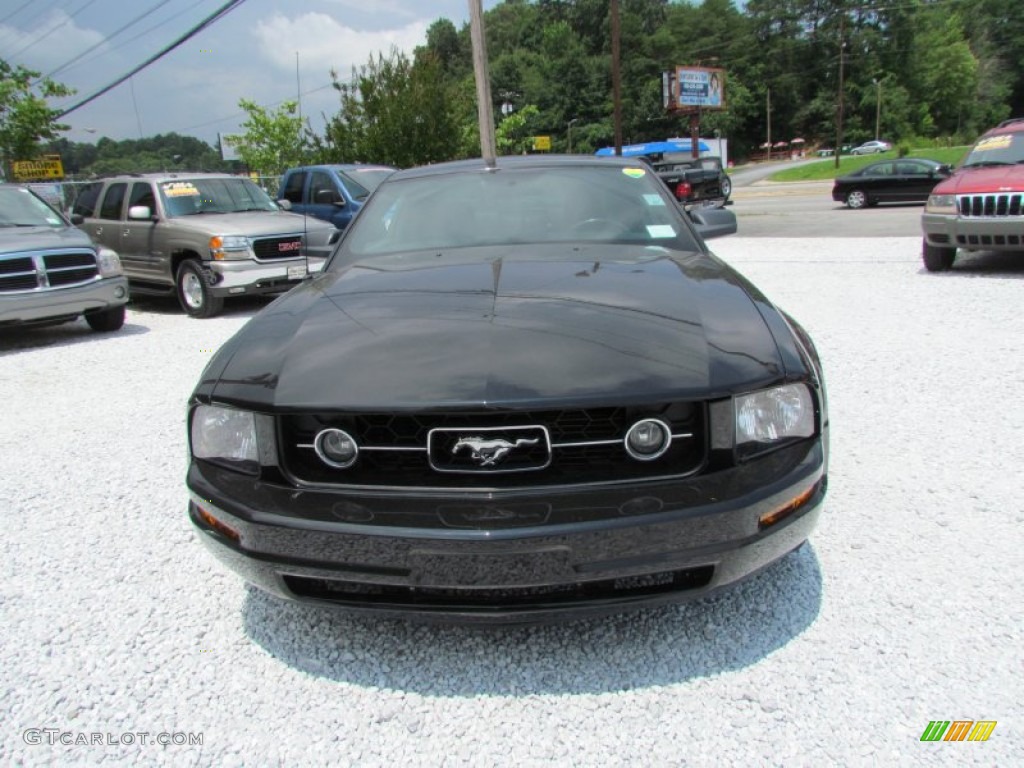 2006 Mustang V6 Premium Coupe - Black / Dark Charcoal photo #12