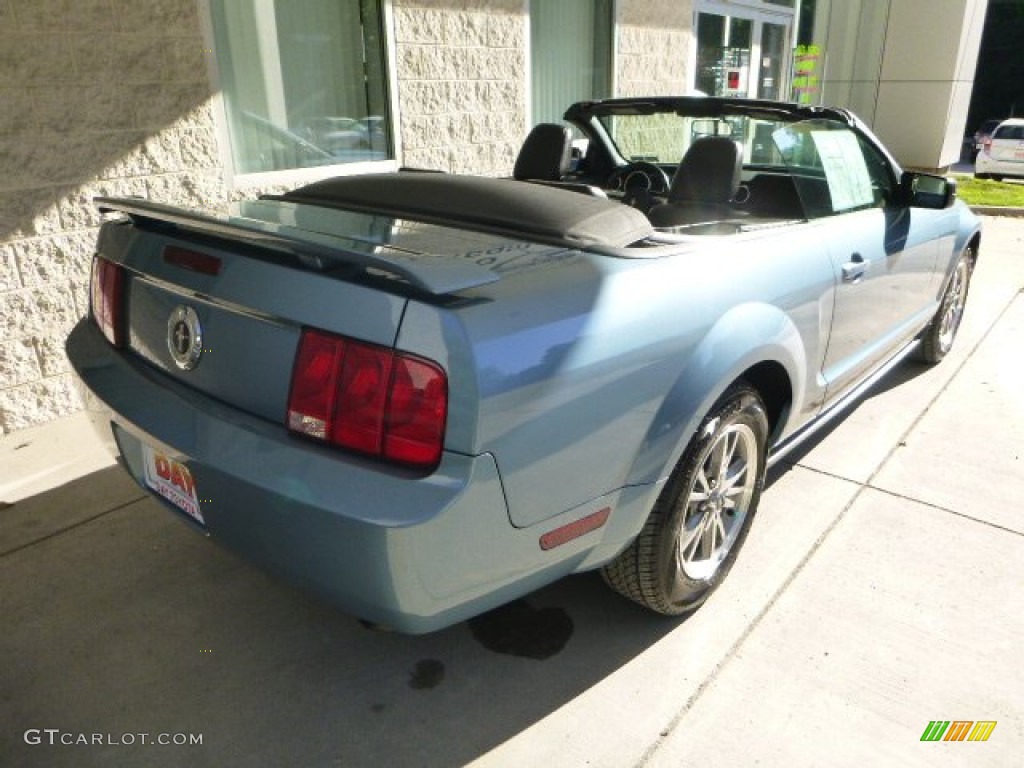 2005 Mustang V6 Premium Convertible - Windveil Blue Metallic / Dark Charcoal photo #2