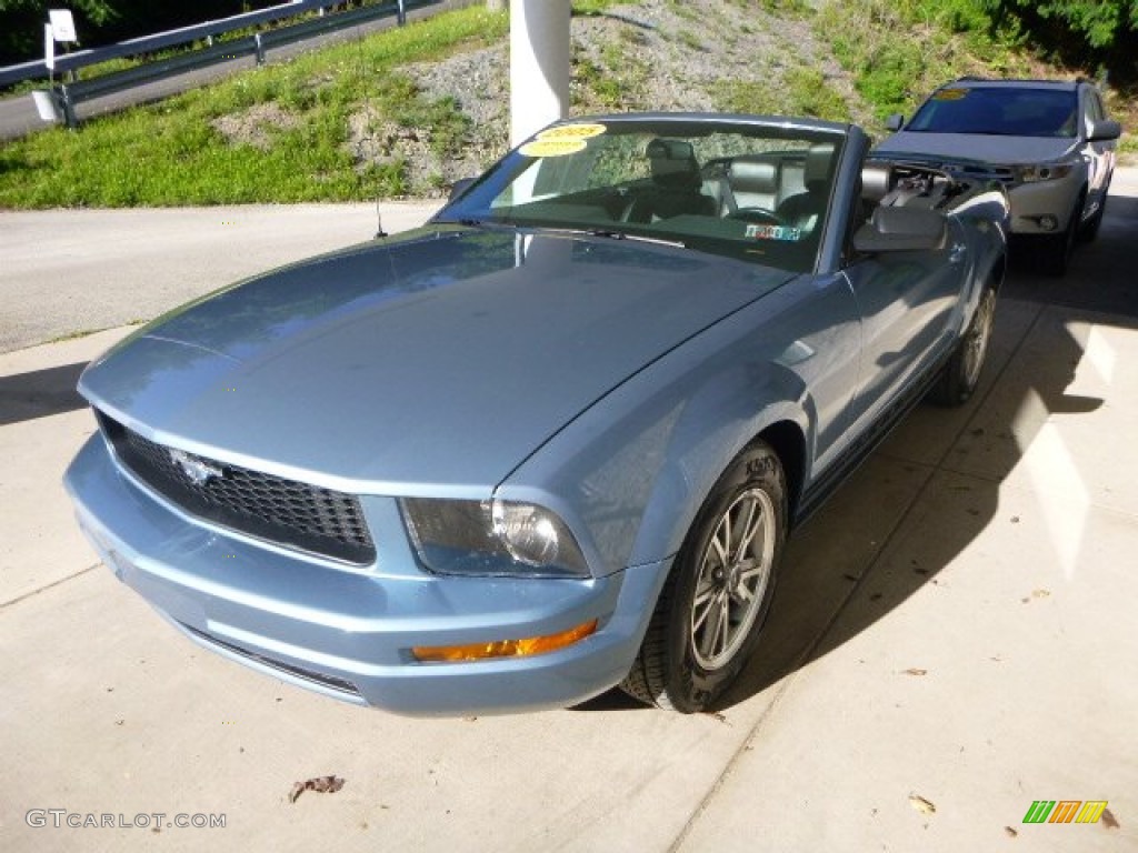 2005 Mustang V6 Premium Convertible - Windveil Blue Metallic / Dark Charcoal photo #5