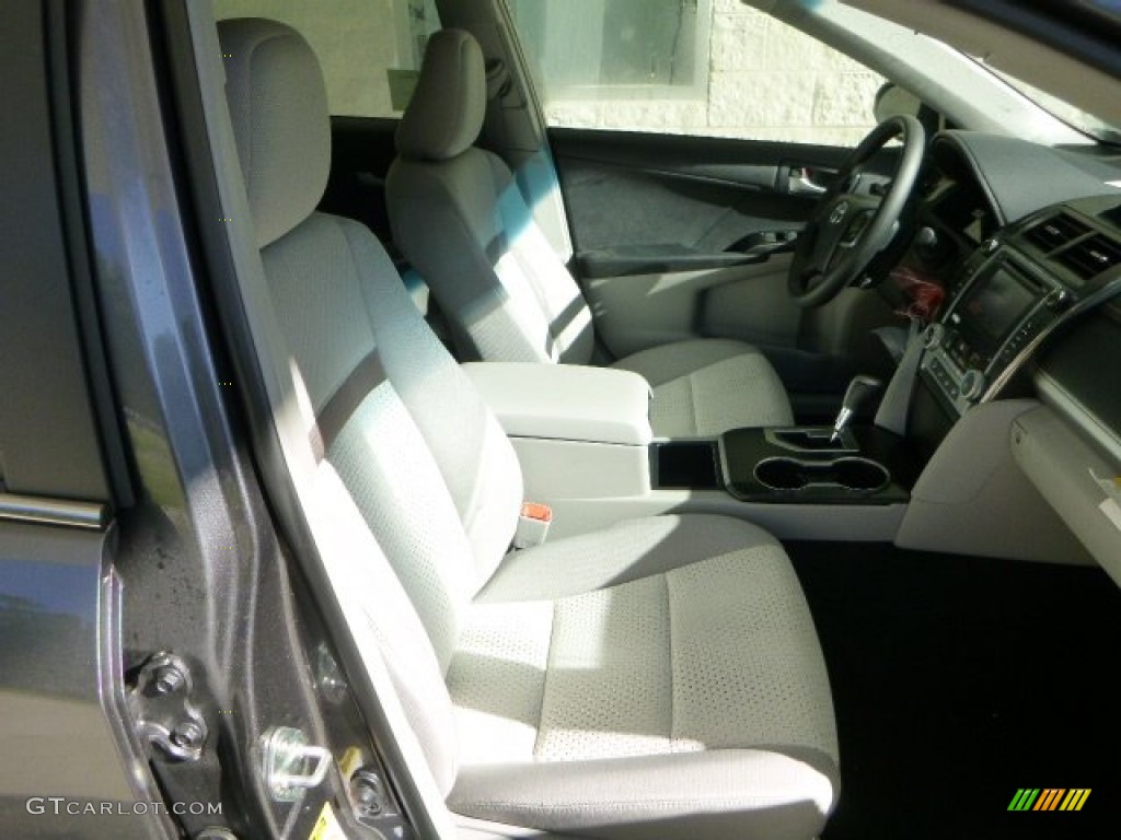 2013 Camry L - Magnetic Gray Metallic / Ash photo #9