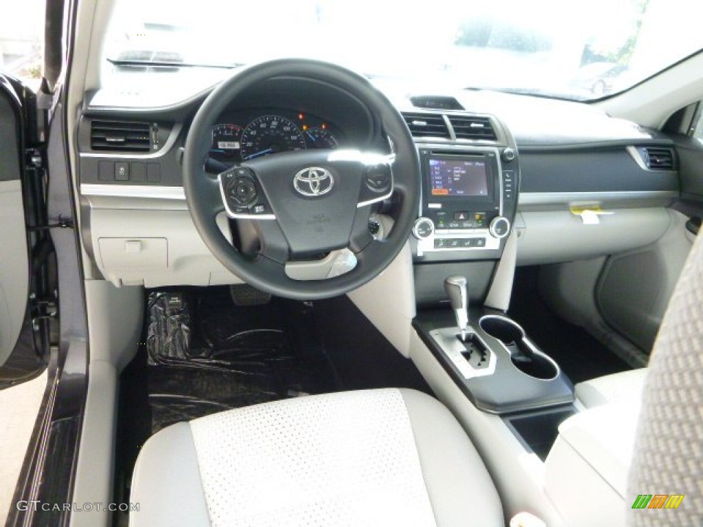 2013 Camry L - Magnetic Gray Metallic / Ash photo #14