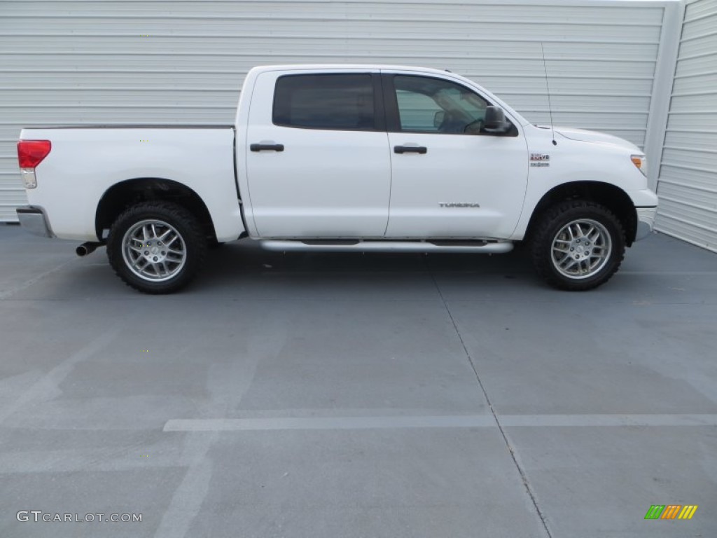 2011 Tundra CrewMax 4x4 - Super White / Graphite Gray photo #3