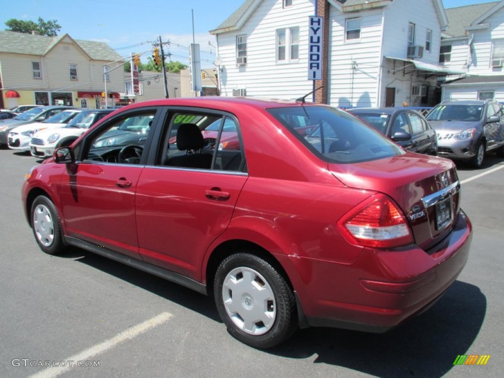 2008 Versa 1.8 S Sedan - Red Alert / Charcoal photo #5
