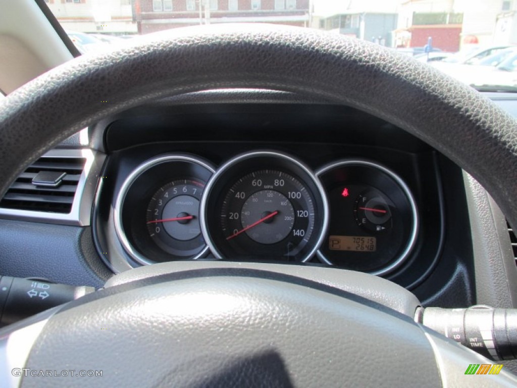 2008 Versa 1.8 S Sedan - Red Alert / Charcoal photo #11
