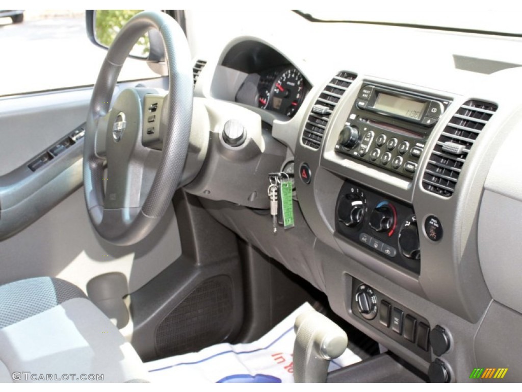 2005 Xterra S 4x4 - Night Armor Pearl / Steel/Graphite photo #9