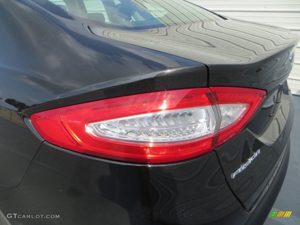 2013 Fusion SE 1.6 EcoBoost - Tuxedo Black Metallic / Charcoal Black photo #11