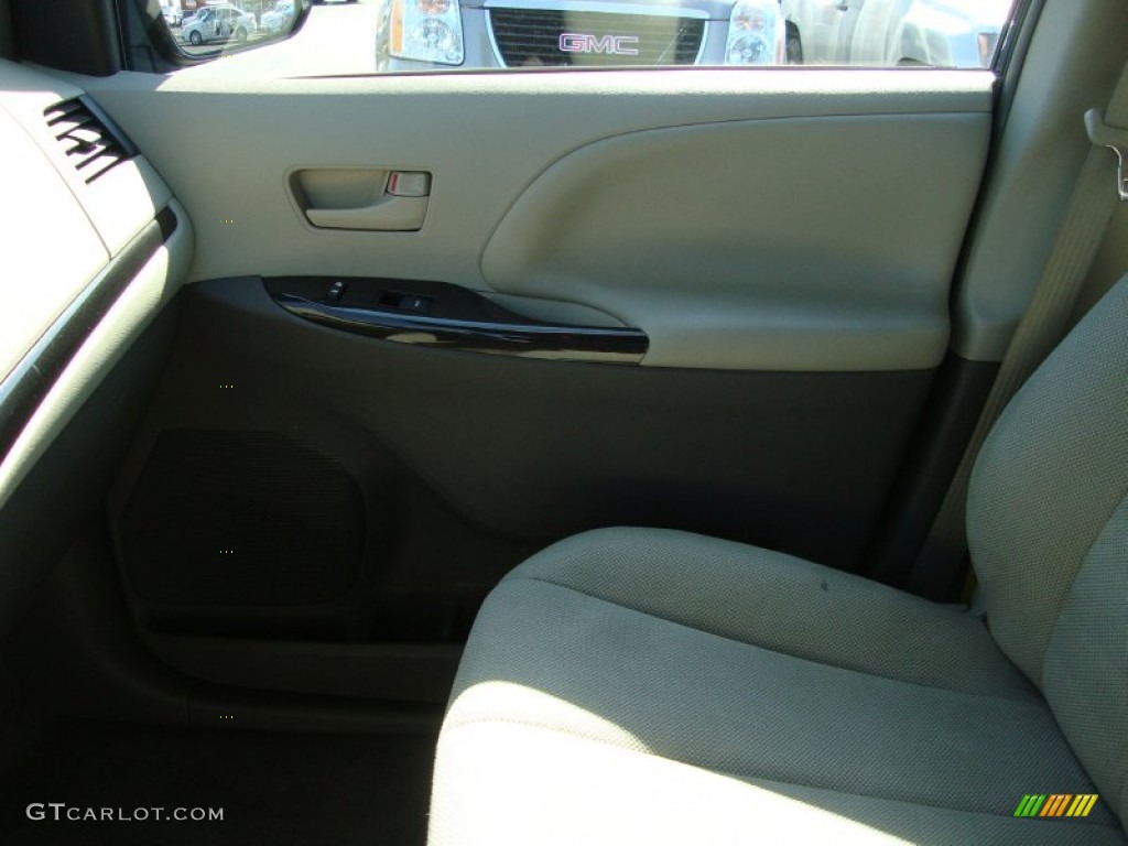 2012 Sienna  - South Pacific Pearl / Light Gray photo #16