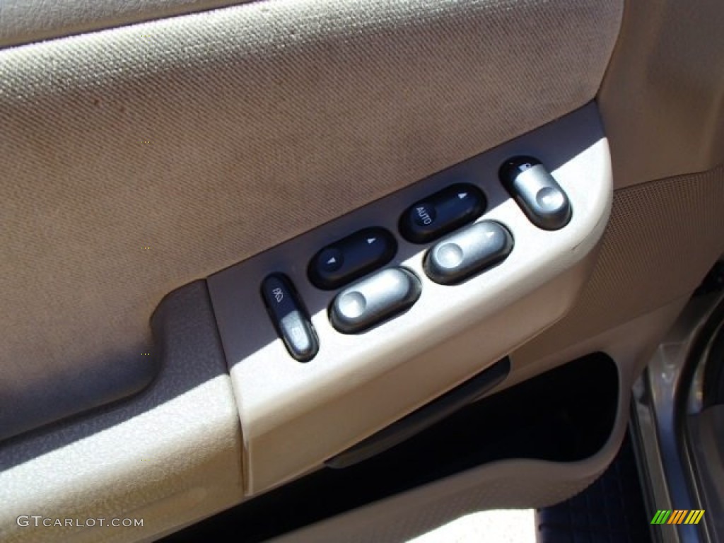 2005 Explorer XLT 4x4 - Mineral Grey Metallic / Graphite photo #10