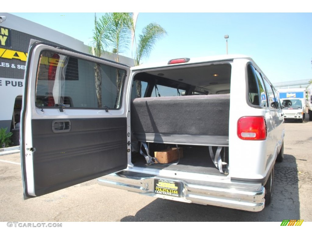 2001 Ram Van 3500 Passenger - Bright White / Dark Slate Gray photo #5