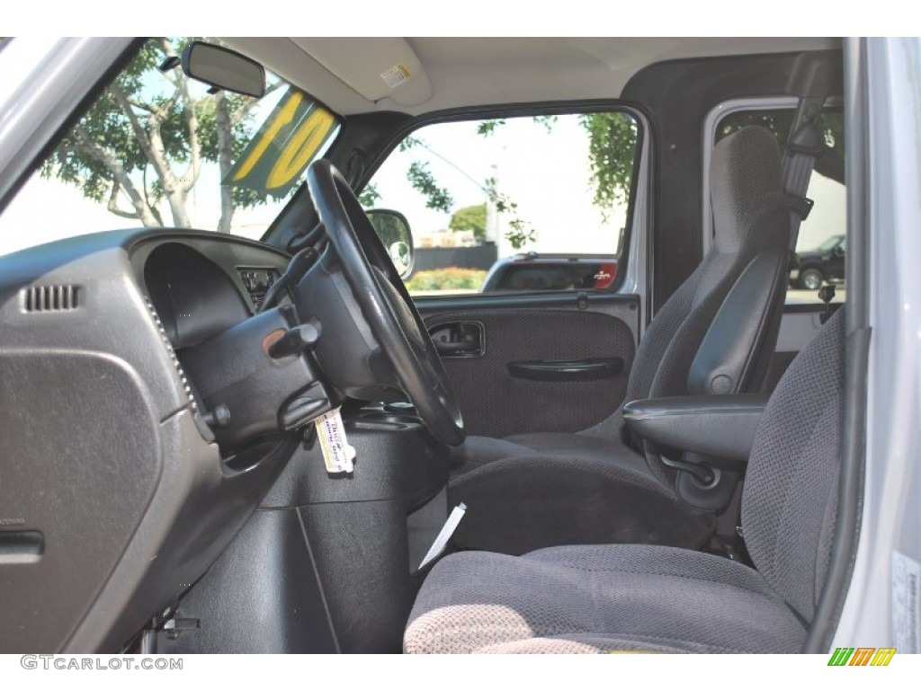 2001 Ram Van 3500 Passenger - Bright White / Dark Slate Gray photo #12