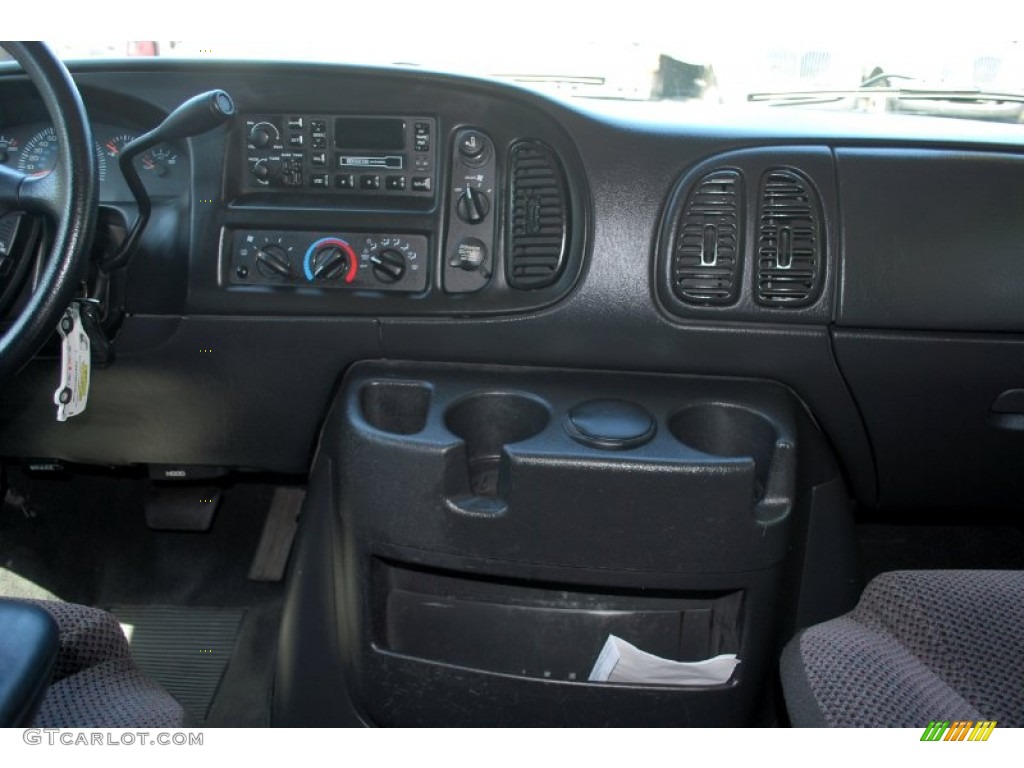 2001 Ram Van 3500 Passenger - Bright White / Dark Slate Gray photo #19