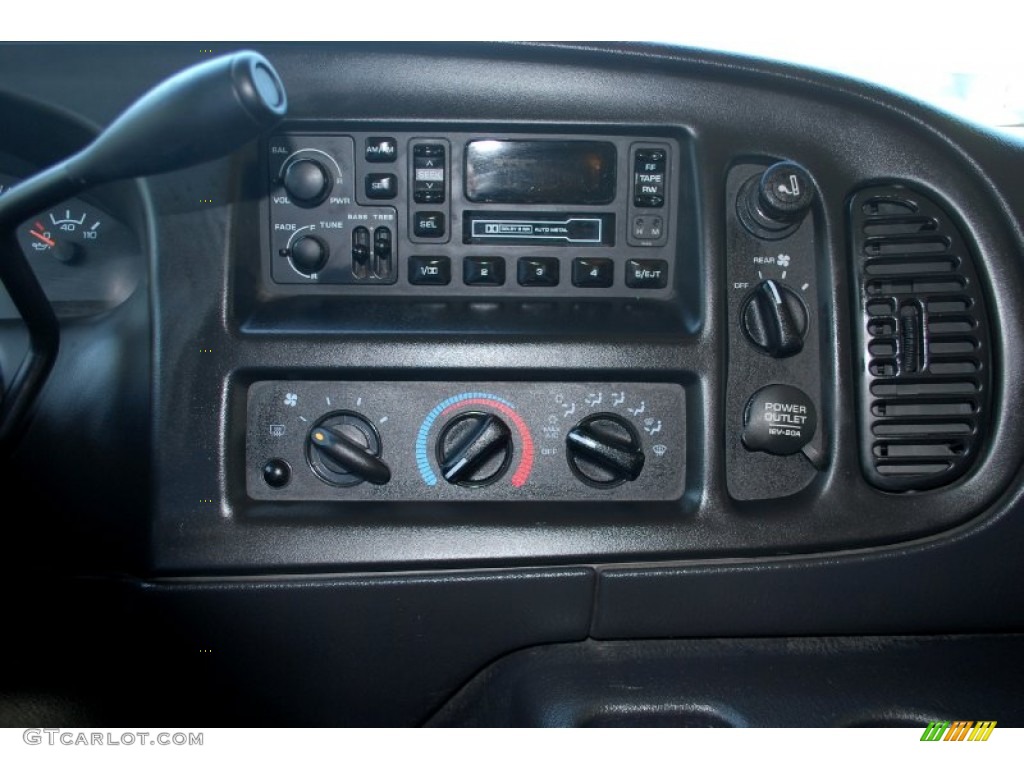2001 Ram Van 3500 Passenger - Bright White / Dark Slate Gray photo #20