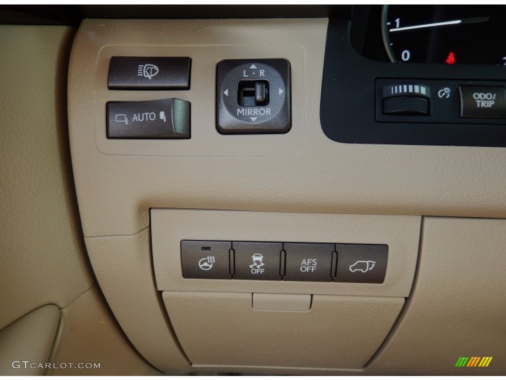 2011 Lexus LX 570 Controls Photos