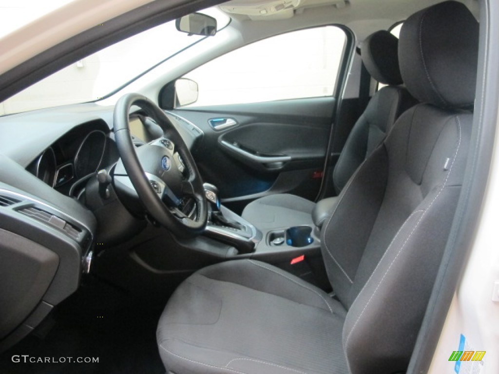 2012 Focus Titanium Sedan - White Platinum Tricoat Metallic / Charcoal Black photo #16