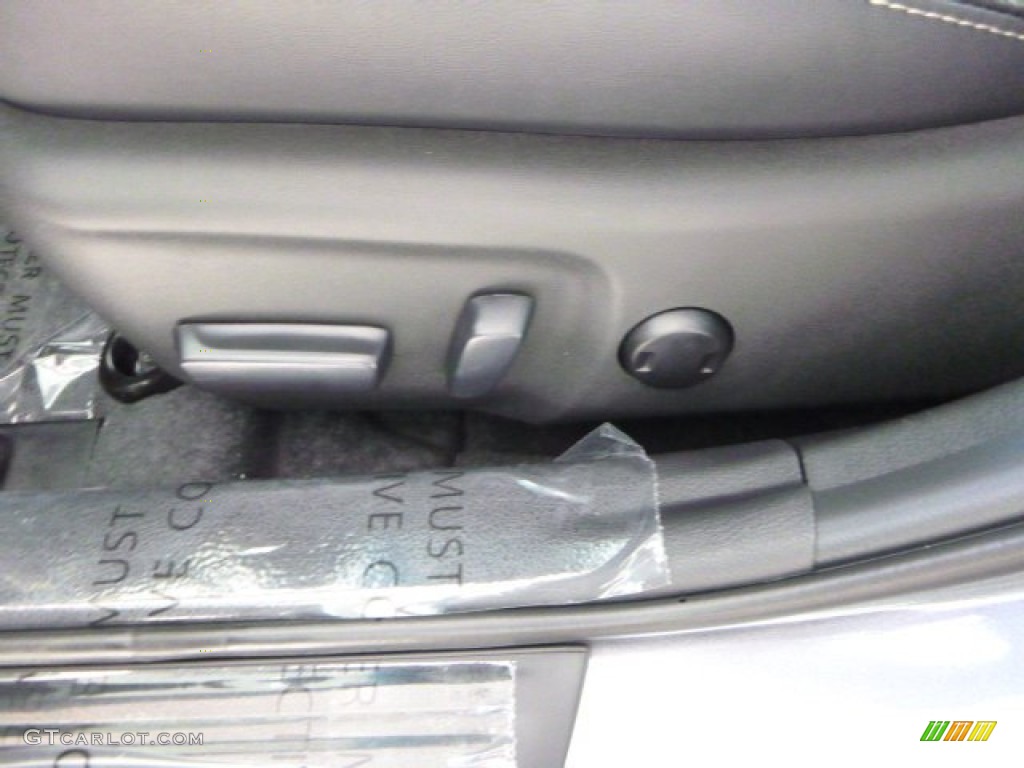 2013 Camry SE V6 - Magnetic Gray Metallic / Black/Ash photo #16