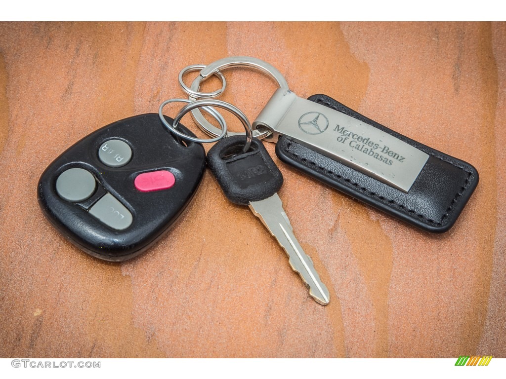 1999 Cadillac Escalade 4WD Keys Photos