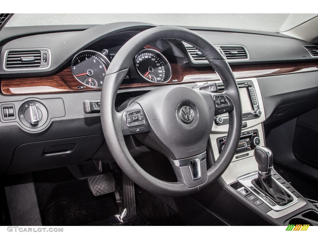 2012 Volkswagen CC Lux Plus Dashboard Photos