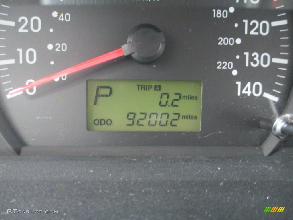 2004 Spectra LX Sedan - Clear White / Gray photo #13