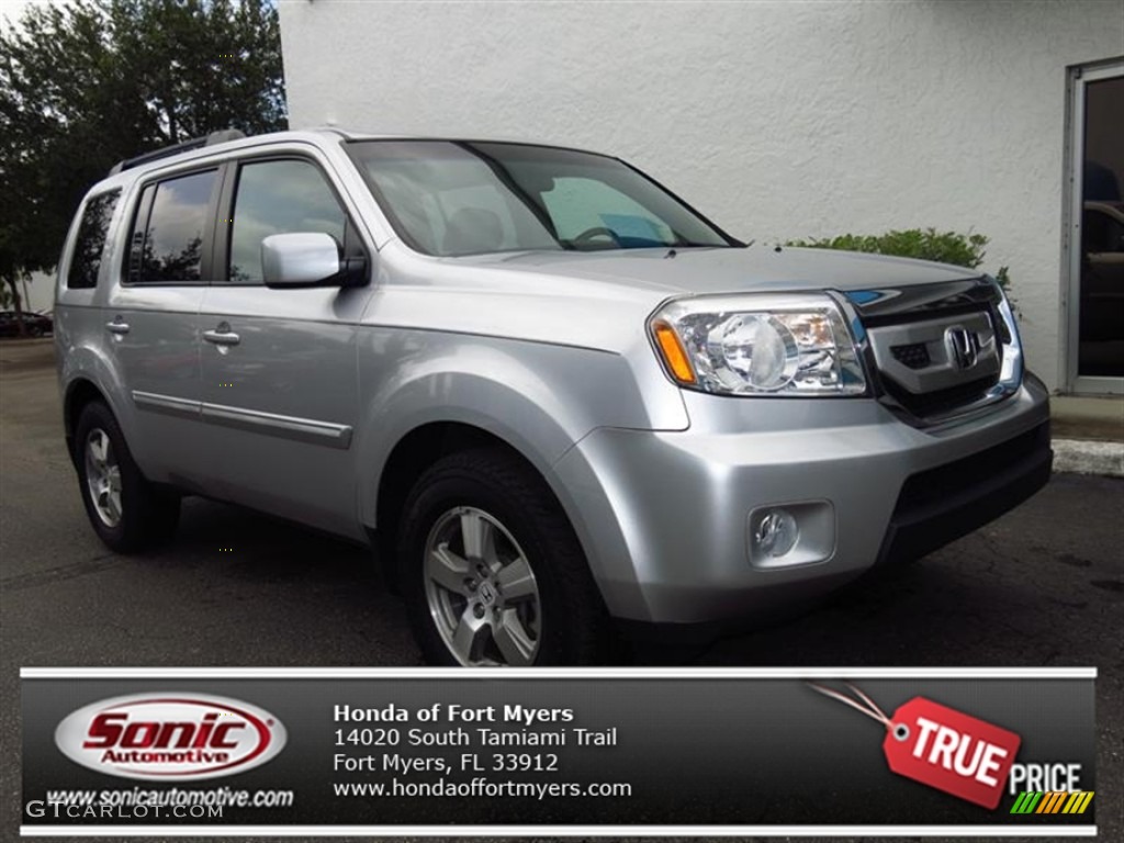 Alabaster Silver Metallic Honda Pilot