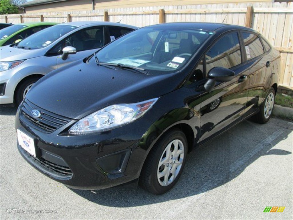 2013 Fiesta S Sedan - Tuxedo Black / Charcoal Black/Light Stone photo #5