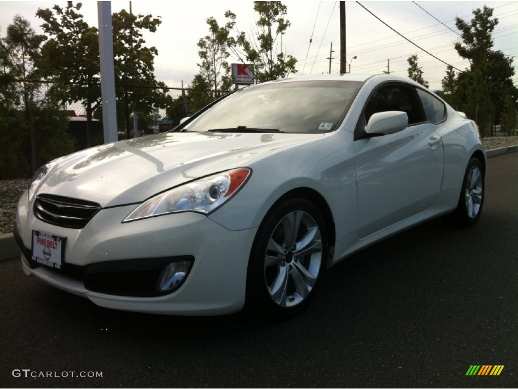 2010 Genesis Coupe 3.8 Grand Touring - Karussell White / Black photo #1