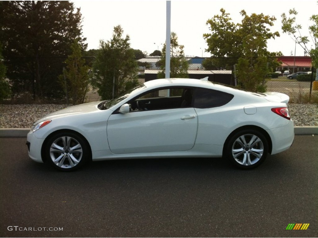 2010 Genesis Coupe 3.8 Grand Touring - Karussell White / Black photo #4