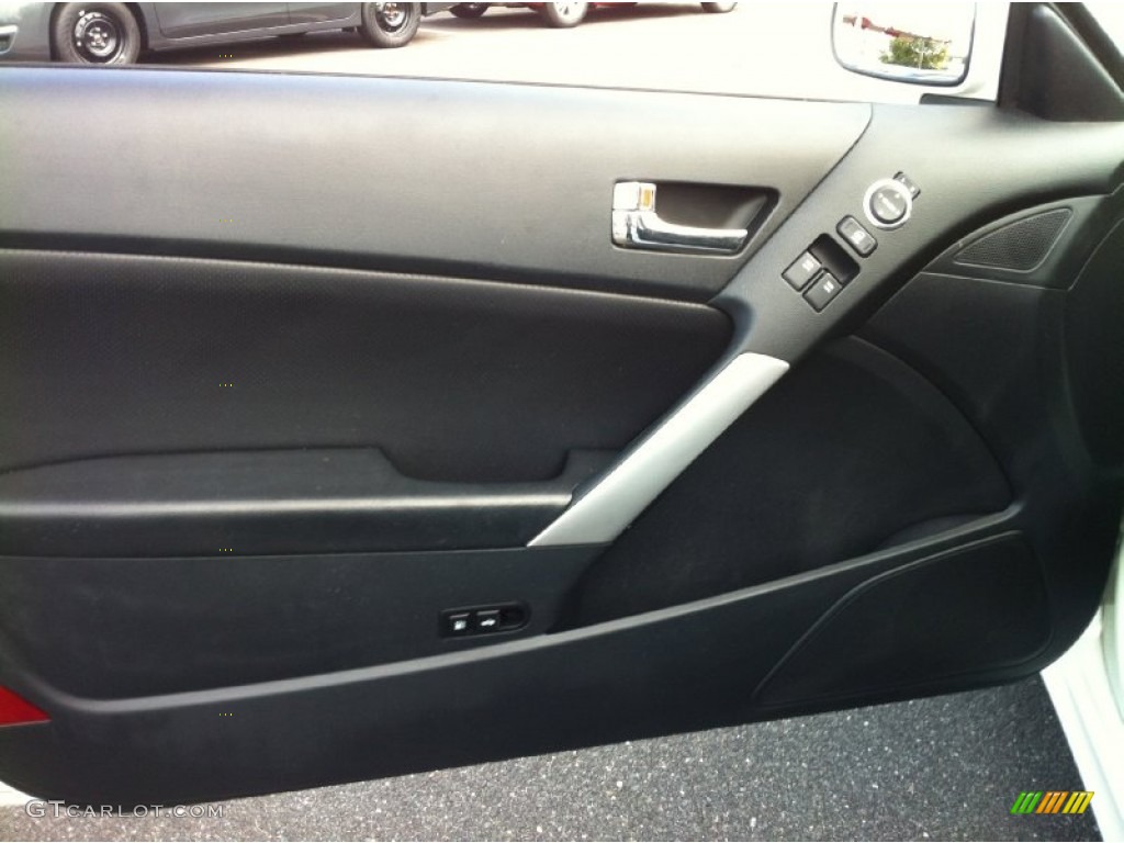 2010 Genesis Coupe 3.8 Grand Touring - Karussell White / Black photo #8