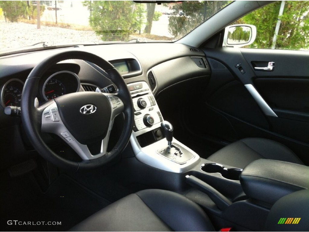 2010 Genesis Coupe 3.8 Grand Touring - Karussell White / Black photo #9