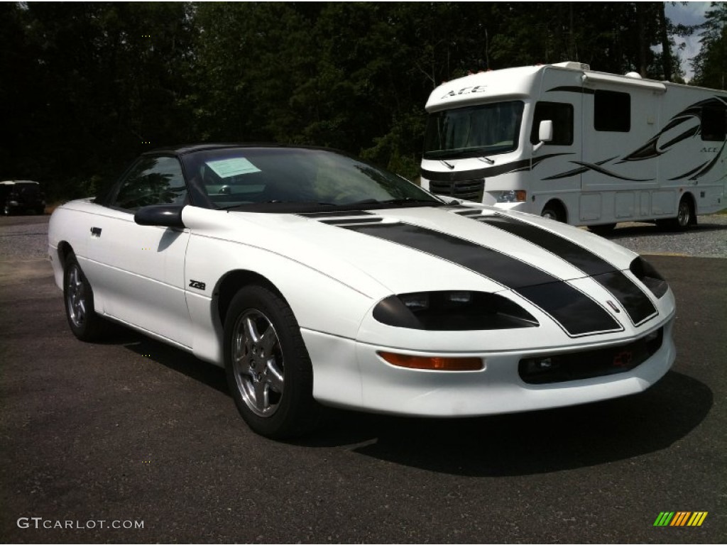 1997 Camaro Z28 Coupe - Arctic White / Medium Grey photo #3