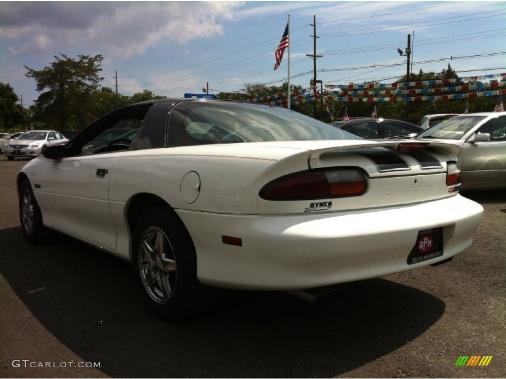 1997 Camaro Z28 Coupe - Arctic White / Medium Grey photo #15