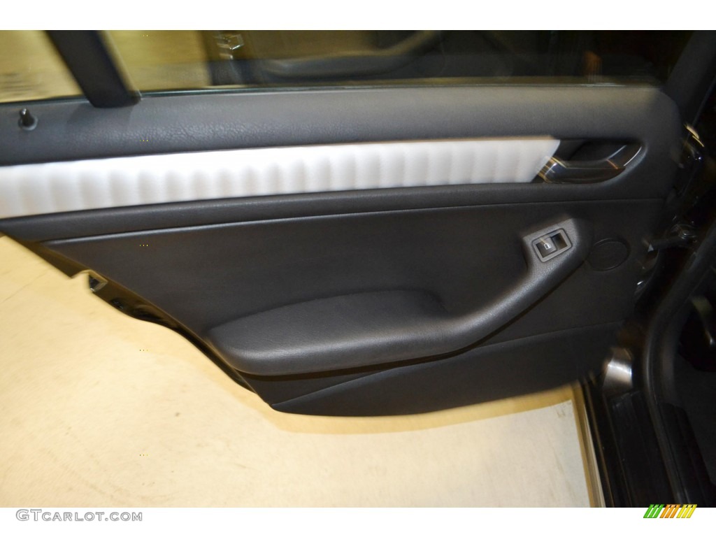 2005 3 Series 325i Sedan - Jet Black / Black photo #16