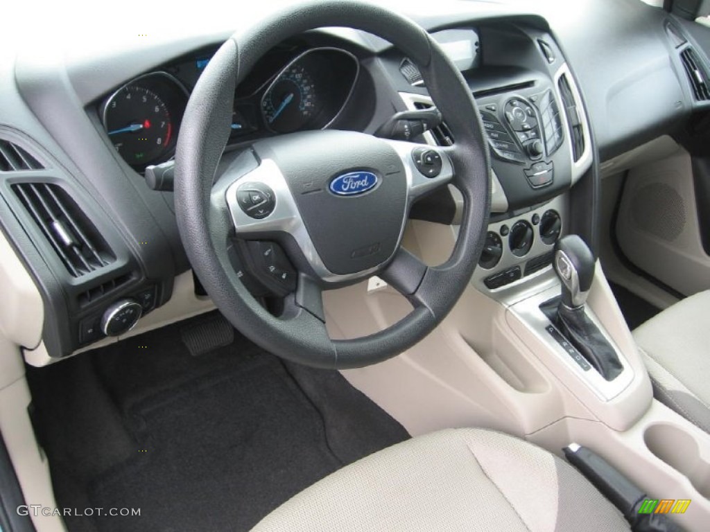 Stone Interior 2012 Ford Focus SE 5-Door Photo #83961479