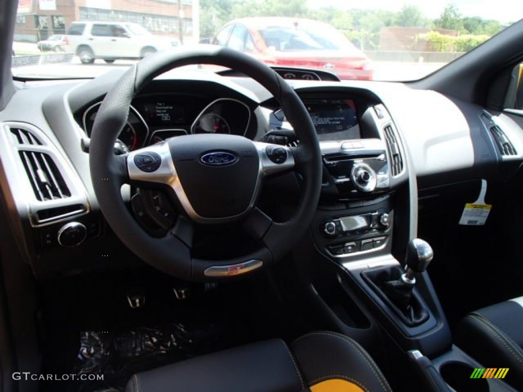 2014 Ford Focus ST Hatchback ST Tangerine Scream/Charcoal Black Recaro Sport Seats Dashboard Photo #83961591