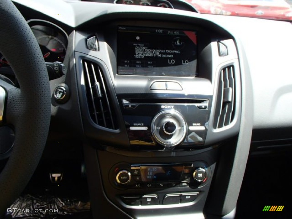 2014 Ford Focus ST Hatchback Controls Photo #83961639