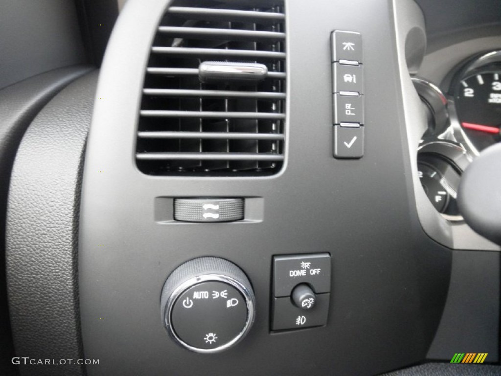 2014 GMC Sierra 2500HD SLE Crew Cab 4x4 Controls Photo #83964180