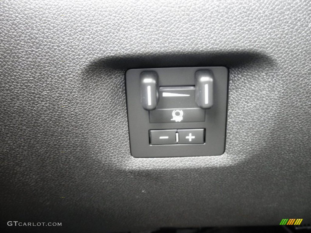 2014 GMC Sierra 2500HD SLE Crew Cab 4x4 Controls Photo #83964204