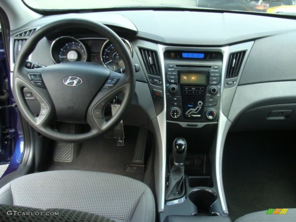 2010 Sentra 2.0 SL - Blue Onyx Metallic / Charcoal photo #11