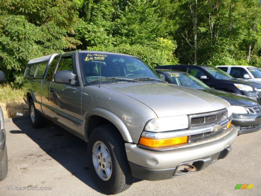 2003 Sonoma SLS Extended Cab 4x4 - Pewter Metallic / Graphite photo #1