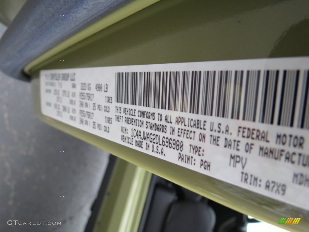2013 Wrangler Sport 4x4 - Commando Green / Black photo #10