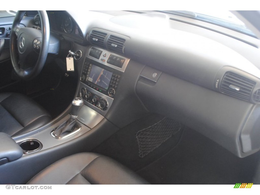 2006 Mercedes-Benz C 230 Sport Dashboard Photos