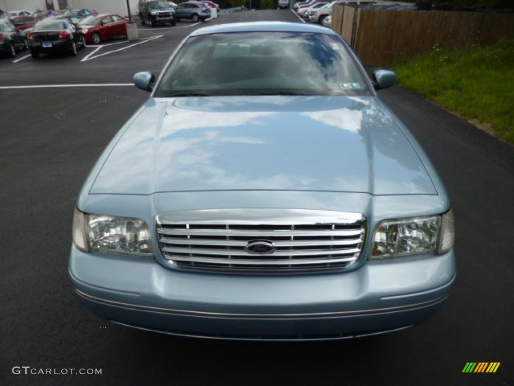 2000 Crown Victoria LX Sedan - Light Blue Metallic / Dark Denim Blue photo #2