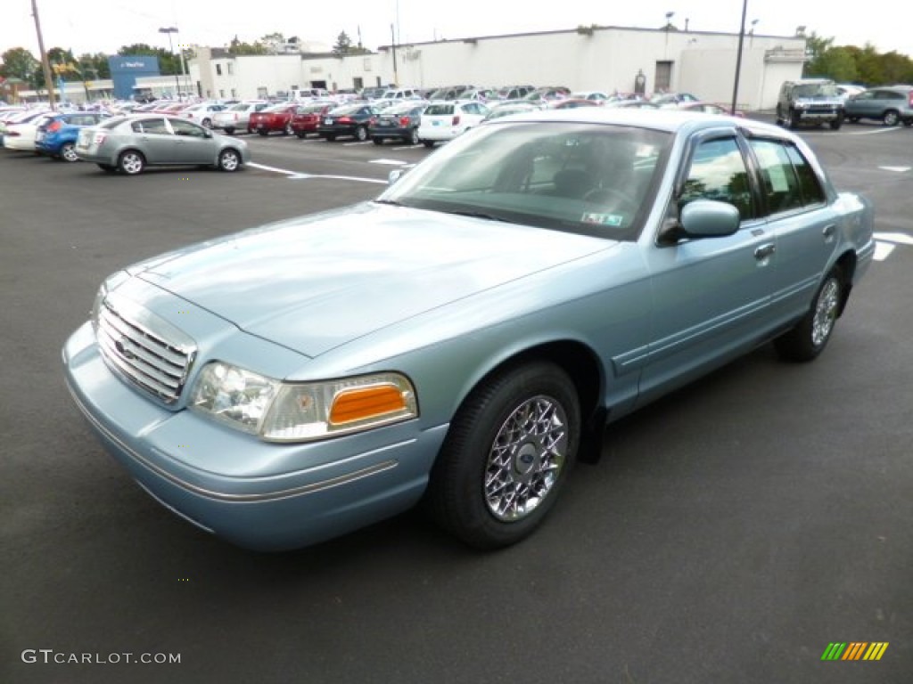 2000 Crown Victoria LX Sedan - Light Blue Metallic / Dark Denim Blue photo #3