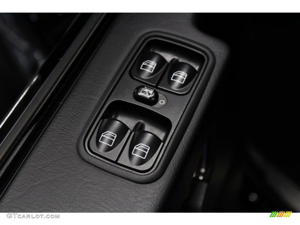 2011 Mercedes-Benz G 55 AMG Controls Photo #83973048