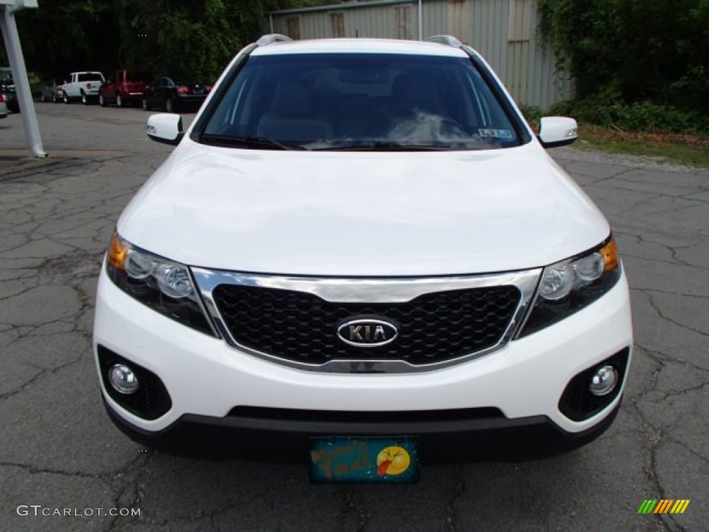 2011 Sorento LX AWD - Snow White Pearl / Gray photo #3