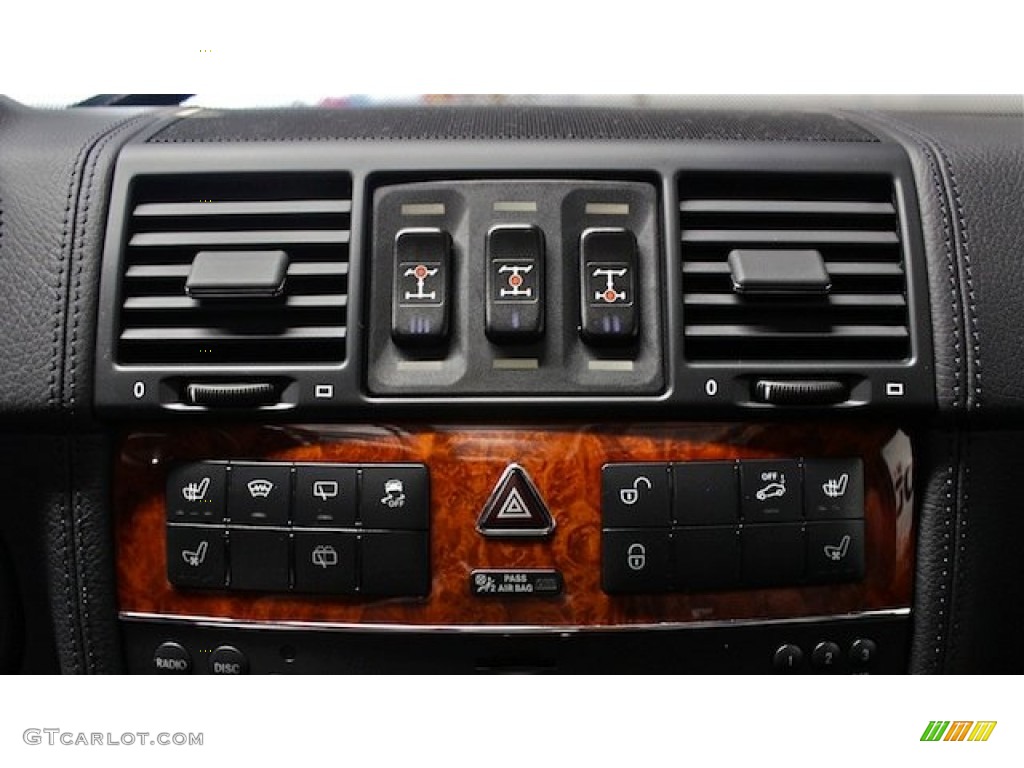 2011 Mercedes-Benz G 55 AMG Controls Photo #83973402
